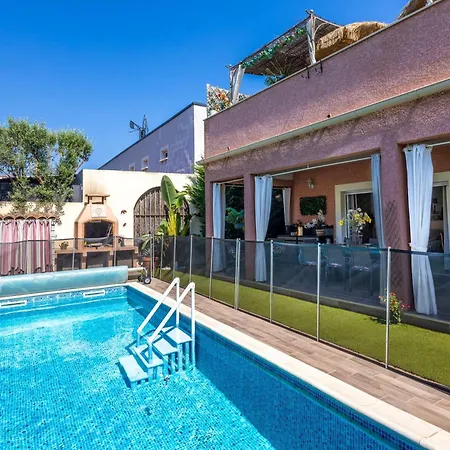 Feriehus Charming Ground Floor With A Heated Swimming Pool Cers