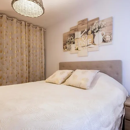 Charming Ground Floor With A Heated Swimming Pool Σπίτι διακοπών