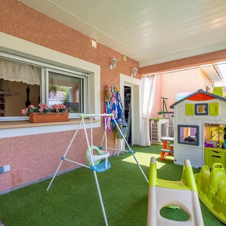 Charming Ground Floor With A Heated Swimming Pool Σπίτι διακοπών