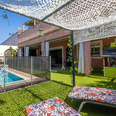 Charming Ground Floor With A Heated Swimming Pool Σπίτι διακοπών