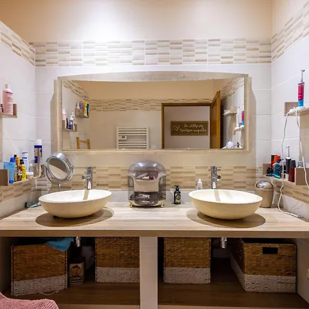 Charming Ground Floor With A Heated Swimming Pool *
